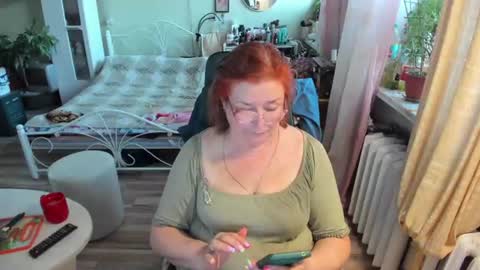 Snapshot of flowerlover8 chatting on 22, 6, 2026 Flowerlower online show from 22, 6, 2026