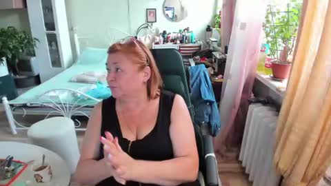 Snapshot of flowerlover8 chatting on 6, 7, 2026 Flowerlower online show from 6, 7, 2026