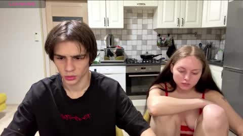 flowerscouple online show from 28, 3, 2026