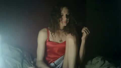 Snapshot of flowpinou chatting on 30, 10, 2025 Emmy online show from 30, 10, 2025