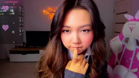 Snapshot of fluffy_rose chatting on 4, 10, 2025 Rose online show from 4, 10, 2025