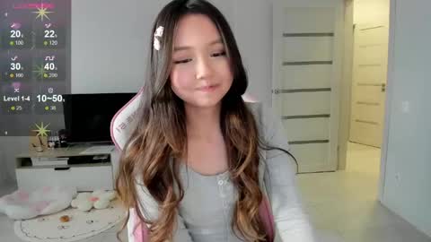 Snapshot of fluffy_rose chatting on 16, 5, 2026 Rose online show from 16, 5, 2026