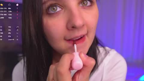 Snapshot of fluffy_waffles chatting on 19, 6, 2026 LilLisa online show from 19, 6, 2026