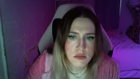 Snapshot of fluxsux chatting on 15, 10, 2025 Flux online show from 15, 10, 2025