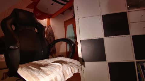 Snapshot of flyingmoon22 chatting on 17, 10, 2025 Matthew online show from 17, 10, 2025