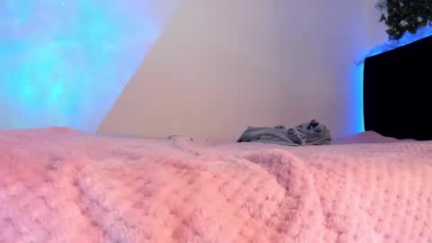 Snapshot of flylia_ chatting on 10, 3, 2025 lia online show from 10, 3, 2025