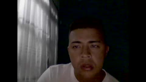 Snapshot of follonwx16xd chatting on 17, 11, 2025 follonwx16xd online show from 17, 11, 2025