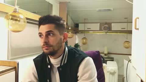 independent model online show from 21, 3, 2026