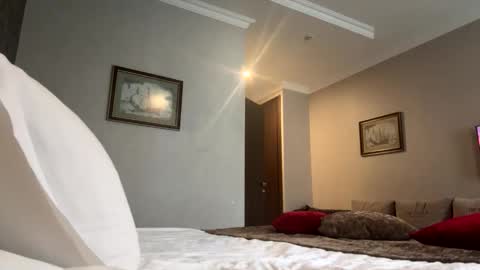 forbiddennvelvet online show from 3, 10, 2025