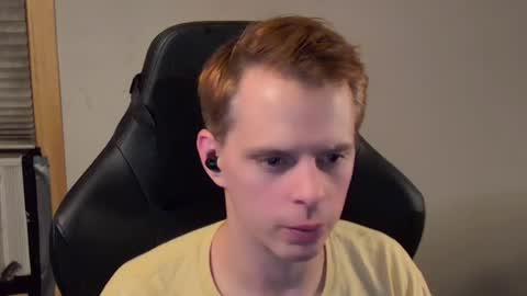 Snapshot of forever_broken chatting on 8, 12, 2024 forever_broken online show from 8, 12, 2024