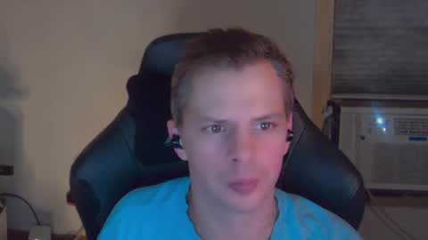 Snapshot of forever_broken chatting on 27, 10, 2025 forever_broken online show from 27, 10, 2025