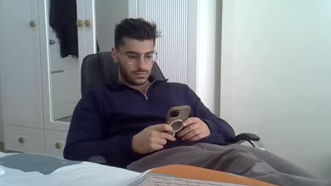 Snapshot of fortiori8 chatting on 13, 11, 2025 fortiori8 online show from 13, 11, 2025