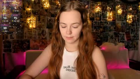 Snapshot of fox_lisaaa chatting on 16, 12, 2025 Lisa online show from 16, 12, 2025