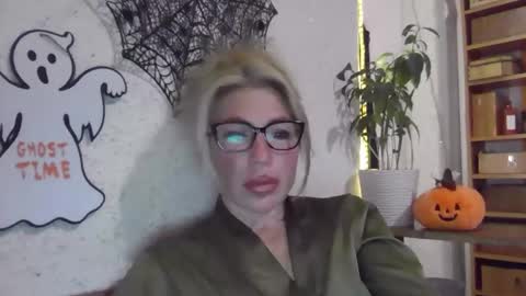 fox_red_lady7 online show from 31, 10, 2025