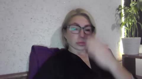 fox_red_lady7 online show from 7, 11, 2025