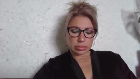 fox_red_lady7 online show from 5, 4, 2026