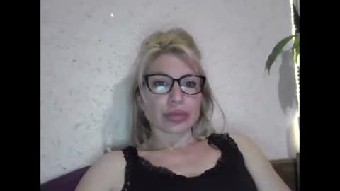 fox_red_lady7 online show from 1, 5, 2026