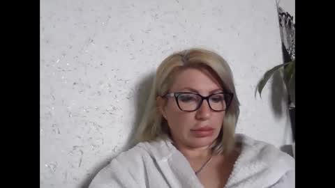 fox_red_lady7 online show from 5, 5, 2026