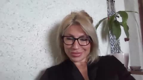 fox_red_lady7 online show from 8, 5, 2026