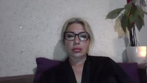 fox_red_lady7 online show from 10, 5, 2026