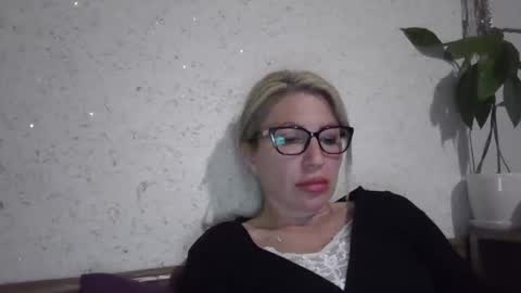 fox_red_lady7 online show from 11, 5, 2026