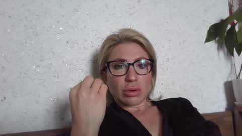 fox_red_lady7 online show from 16, 5, 2026