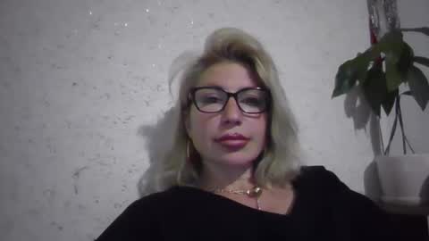 fox_red_lady7 online show from 17, 5, 2026