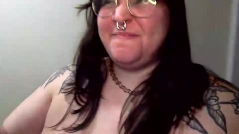 Snapshot of foxdarling96 chatting on 6, 2, 2026 foxdarling96 online show from 6, 2, 2026