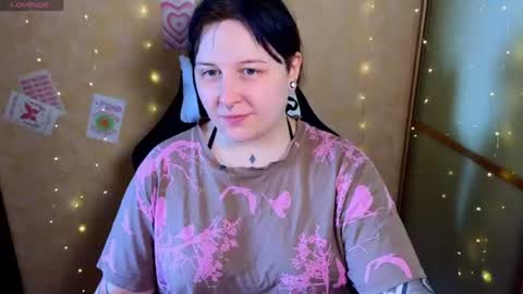 Snapshot of foxgirlandmerguis chatting on 5, 7, 2026 Belinda online show from 5, 7, 2026