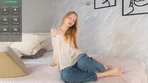 Snapshot of foxialee chatting on 27, 11, 2025 foxialee online show from 27, 11, 2025