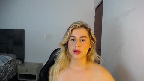 Snapshot of foxvalerin chatting on 22, 9, 2025 Valerin. online show from 22, 9, 2025