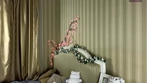 Snapshot of foxxx_tail chatting on 4, 2, 2026 Petra online show from 4, 2, 2026