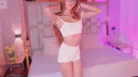 Snapshot of foxxxypink chatting on 18, 7, 2026 fox with 3 xs online show from 18, 7, 2026