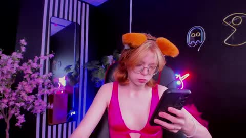 Snapshot of foxxxypolly chatting on 24, 6, 2026 Polly online show from 24, 6, 2026