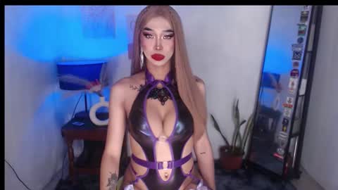 Snapshot of foxy_goddess chatting on 21, 10, 2025 foxy_goddess online show from 21, 10, 2025