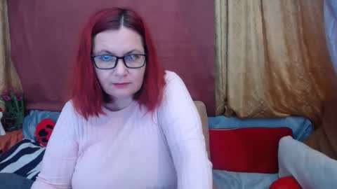 Snapshot of foxydesiree chatting on 18, 4, 2026 foxydesiree online show from 18, 4, 2026