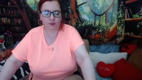 Snapshot of foxydesiree chatting on 24, 5, 2026 foxydesiree online show from 24, 5, 2026