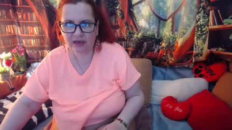 Snapshot of foxydesiree chatting on 26, 5, 2026 foxydesiree online show from 26, 5, 2026