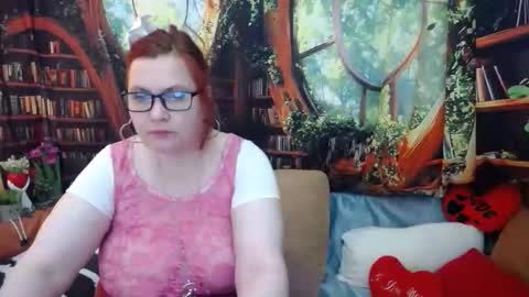 Snapshot of foxydesiree chatting on 28, 5, 2026 foxydesiree online show from 28, 5, 2026