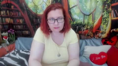 Snapshot of foxydesiree chatting on 31, 5, 2026 foxydesiree online show from 31, 5, 2026