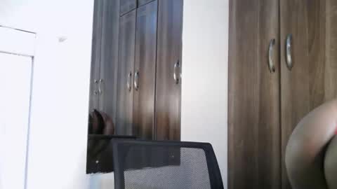 Kayla online show from 16, 12, 2025