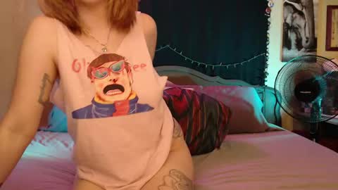 Snapshot of foxymalloryknoxy69 chatting on 23, 5, 2026 Mallory Koxx online show from 23, 5, 2026