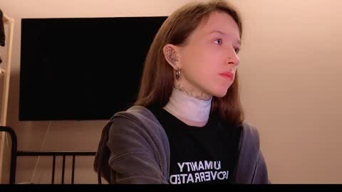 fran_bow online show from 9, 4, 2026