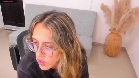 Francesca online show from 9, 3, 2025