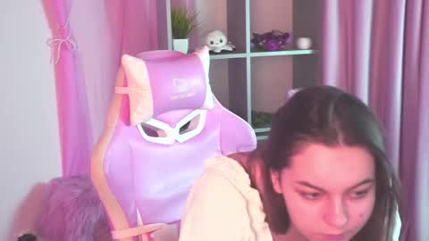 Snapshot of francescacavaliere chatting on 17, 12, 2025 Francesca online show from 17, 12, 2025