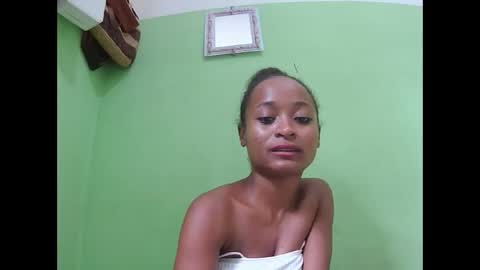Snapshot of francine925426 chatting on 18, 3, 2026 francine925426 online show from 18, 3, 2026