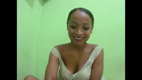 Snapshot of francine925426 chatting on 4, 4, 2026 francine925426 online show from 4, 4, 2026