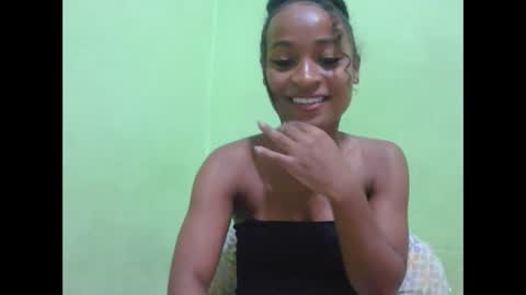 Snapshot of francine925426 chatting on 14, 4, 2026 francine925426 online show from 14, 4, 2026