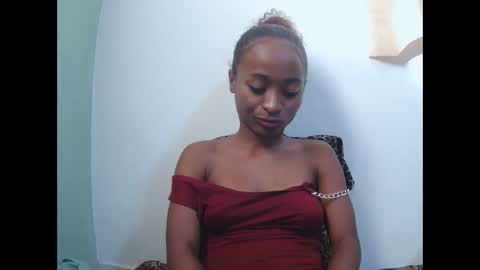 Snapshot of francine925426 chatting on 24, 5, 2026 francine925426 online show from 24, 5, 2026
