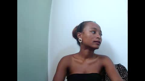 Snapshot of francine925426 chatting on 31, 5, 2026 francine925426 online show from 31, 5, 2026